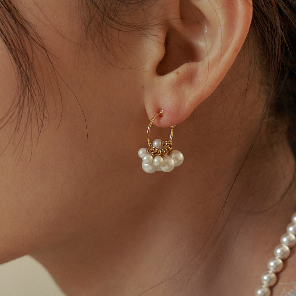 イヤリング TATIANA Lettering Pearl Heart Hoop Earring EC1948 타티아나 주얼리 - Lettering Pearl Heart Hoop Earring EC1948