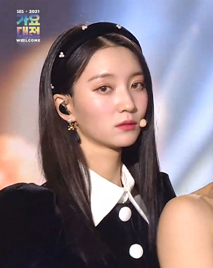 SBS가요대전 오마이걸 비니 헤어밴드 협찬