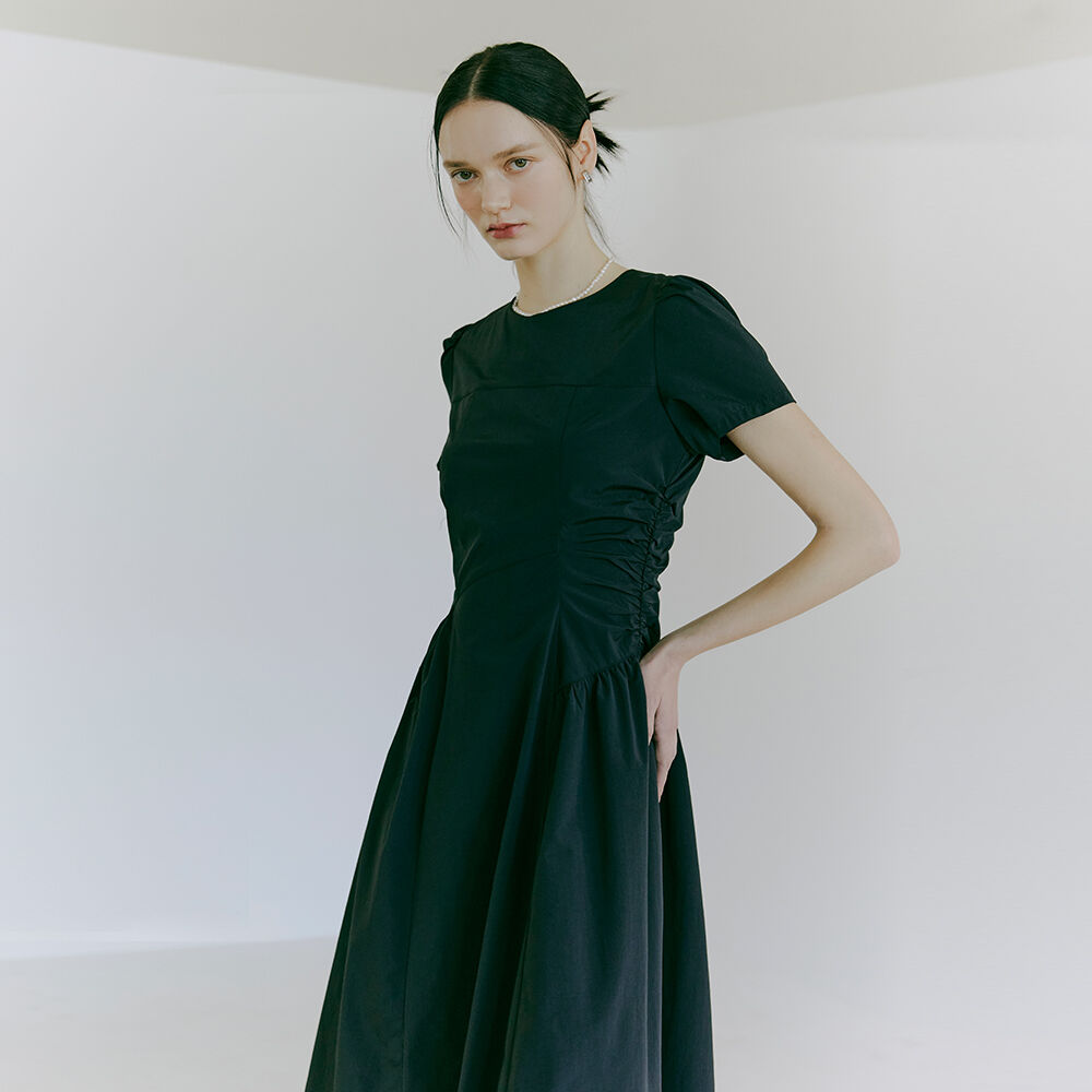 Side Shirring Dress, Black - 감도 깊은 취향 셀렉트샵 29CM