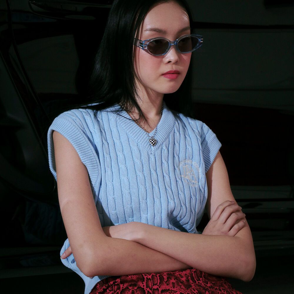 MAIN LOGO CROP KNIT VEST BABY BLUE - 감도 깊은 취향 셀렉트샵 29CM