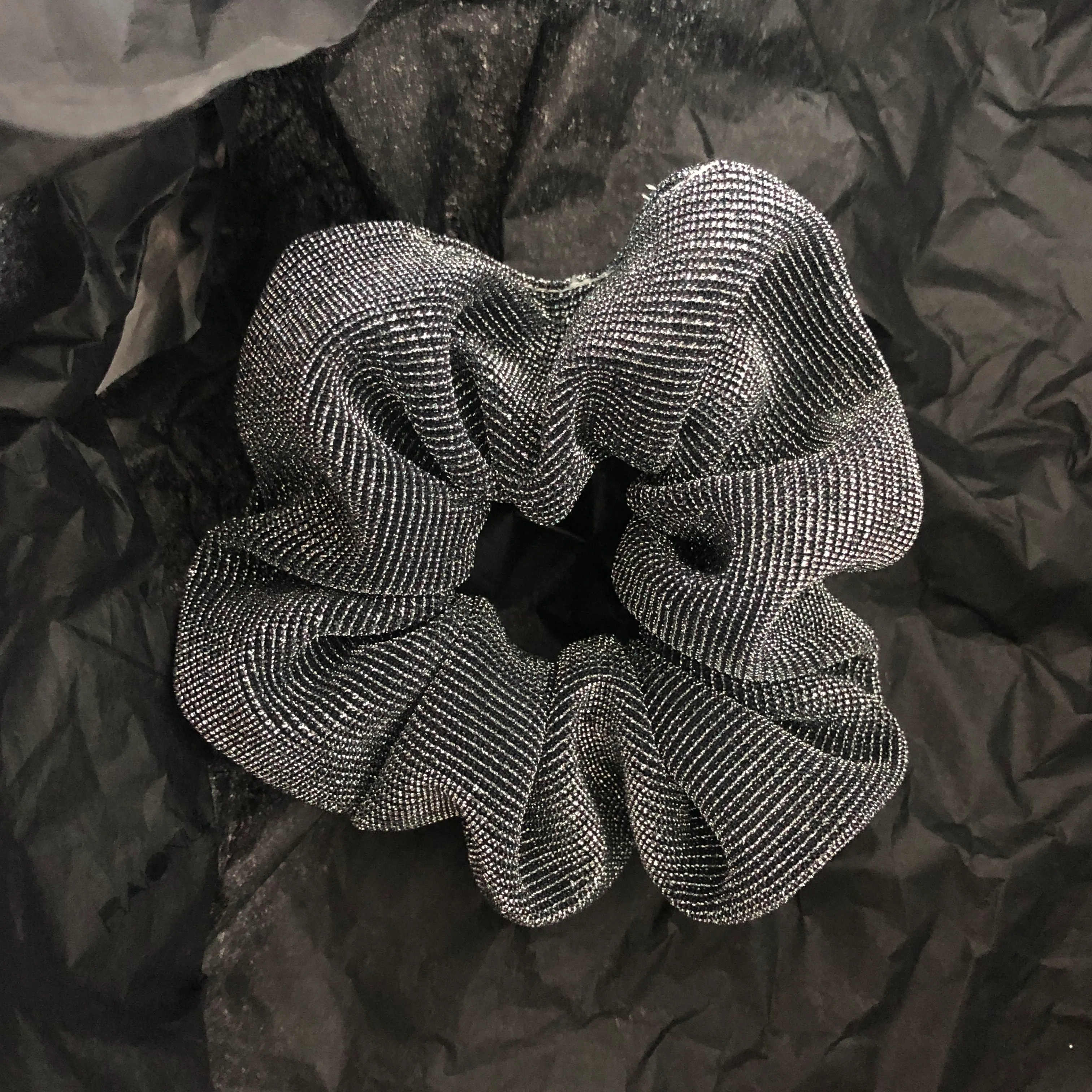 Silk 100% Scrunchie Glow - 감도 깊은 취향 셀렉트샵 29CM