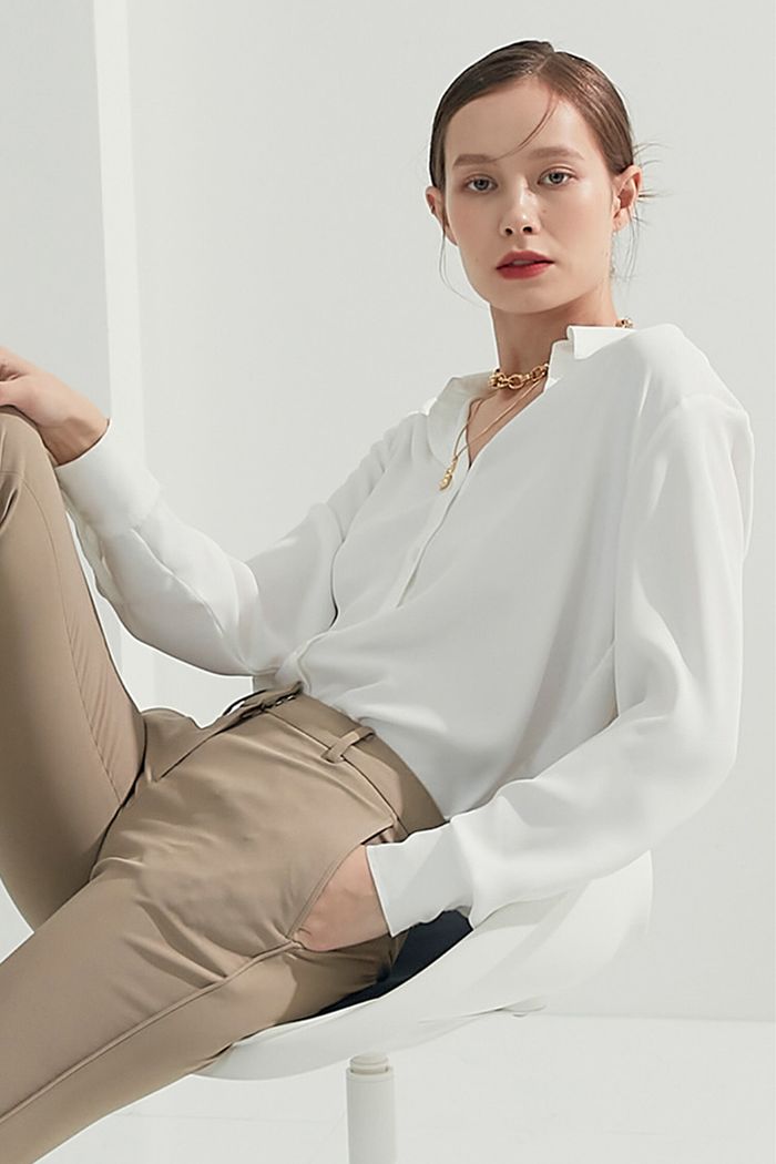 Loosefitting blouse in wihte 감도 깊은 취향 셀렉트샵 29CM