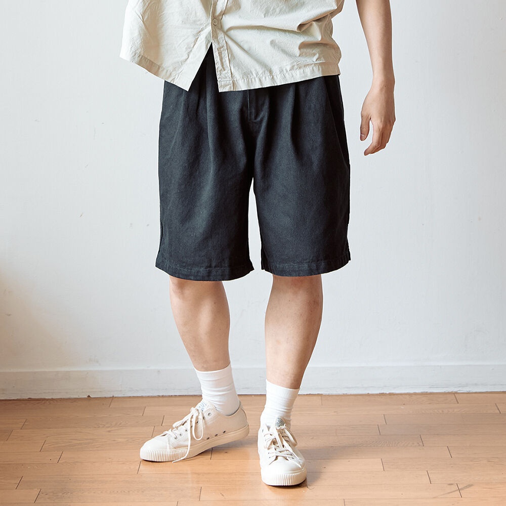 TWO TUCK WIDE KATION HALF PANTS (BLACK) - 감도 깊은 취향 셀렉트샵 29CM