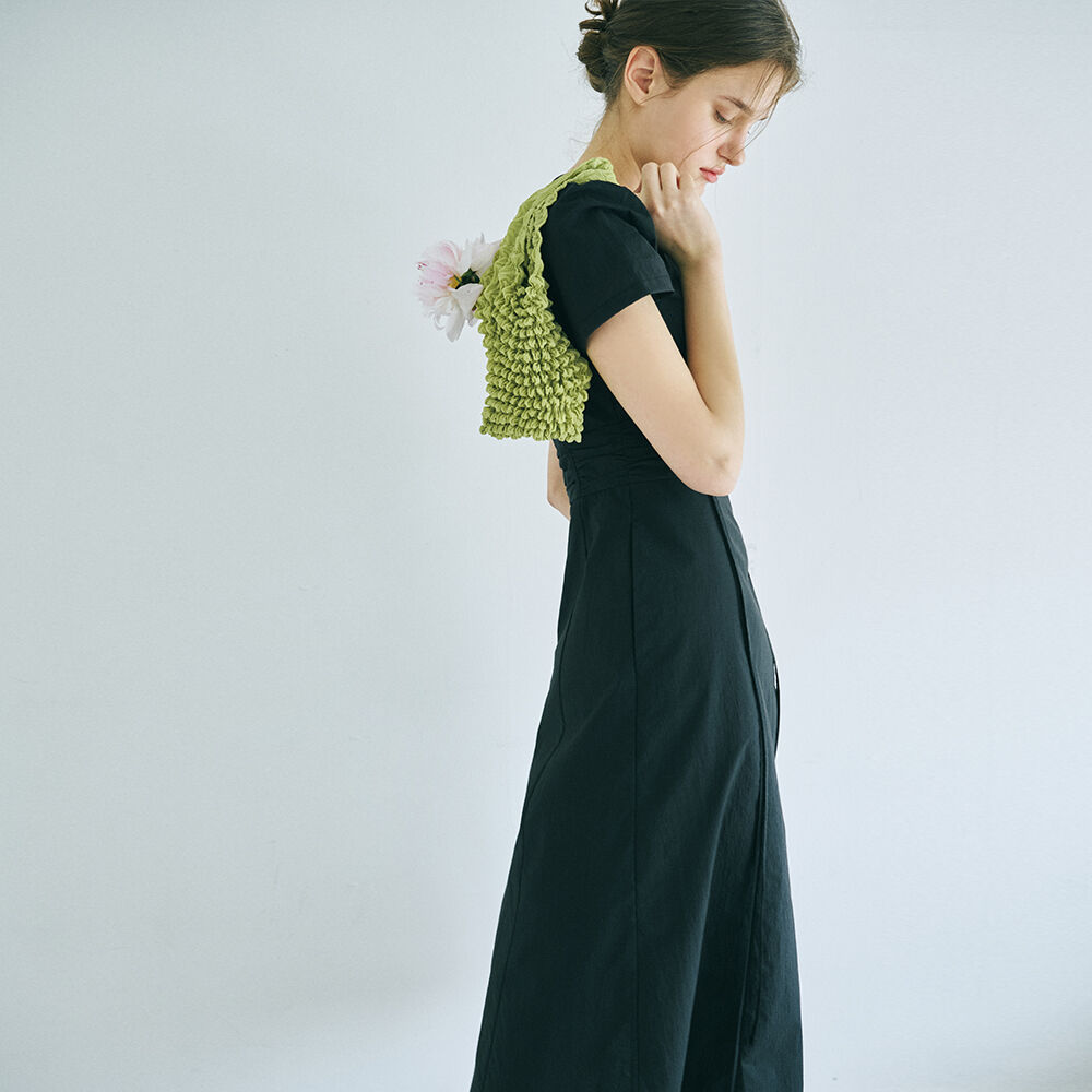 ワンピース ETMON Neck CutOut Shirring Dress, Black Neck Cut-Out Shirring Dress, Black - 감도 깊은 취향 셀렉트샵