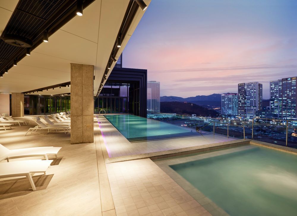 Infinity pool