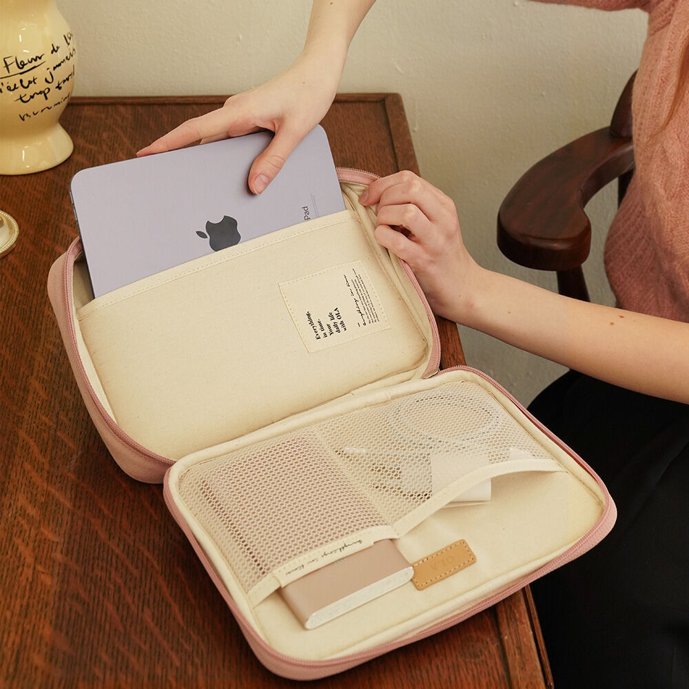 【OLA】Ecru Leather iPAD mini Pouch アイパッドミニケース OLA】Ecru Leather iPAD mini Pouch アイパッドミニケース (OLA