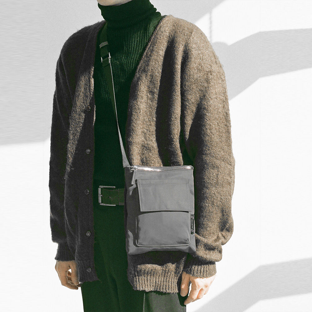 [HAH ARCHIVE] 韓国☆BIG I-PAD BLACK EDITION BAG HAH ARCHIVE] BIG I-PAD BAG (BLACK EDITION) - 감도 깊은 취향