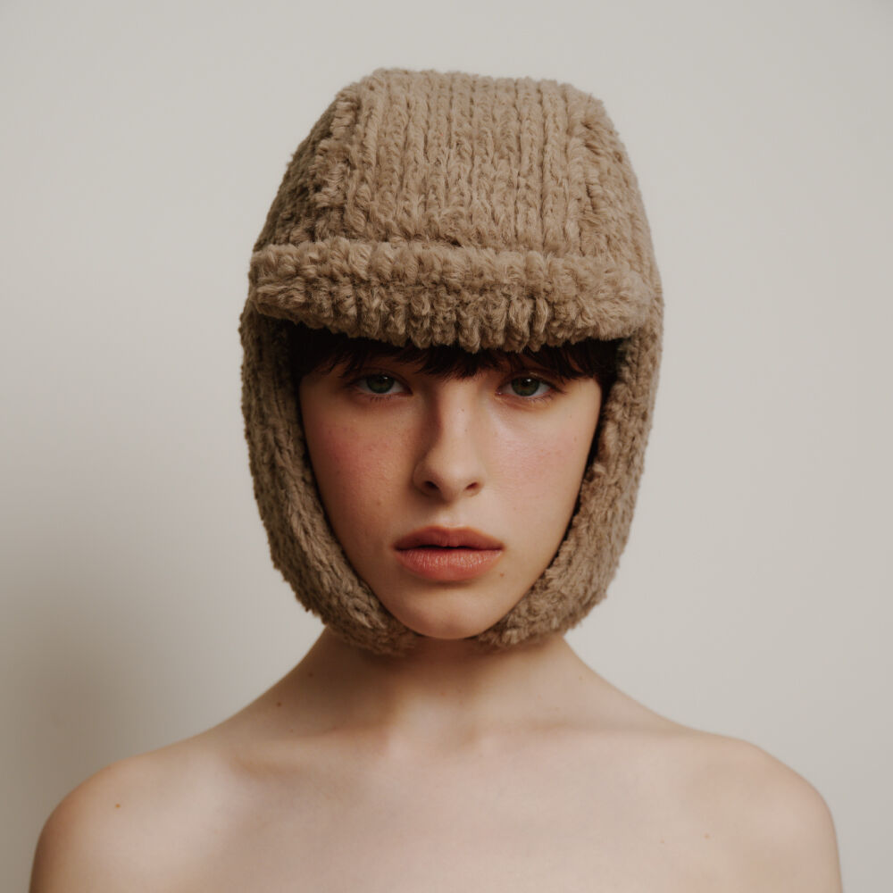 Life PORTRAIT] Braid Earflap hat in Mocha beige - 감도 깊은