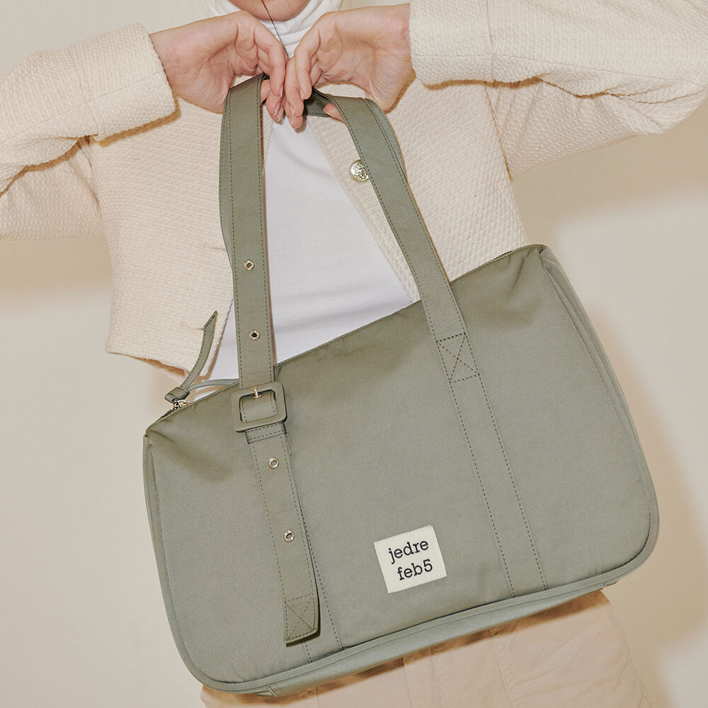 Slant large shoulder bag_khaki - 감도 깊은 취향 셀렉트샵 29CM