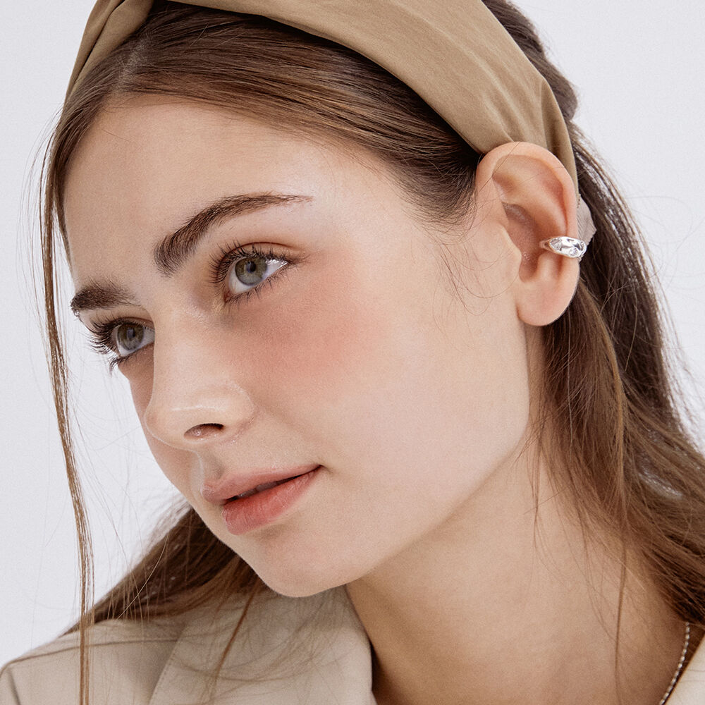イヤリング TATIANA SILVER925 Heart Cubic Chips Earcuff EC1929 MUSINSA | TATIANA (SILVER925) Heart Cubic Chips Earcuff EC1929