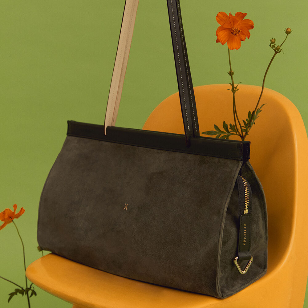 ★TOUT Y EST★ Diana Suede Shoulder Bag M Khaki 0JSN3SH40701 Diana Suede Shoulder Bag M Khaki - 감도 깊은 취향 셀렉트샵 29CM