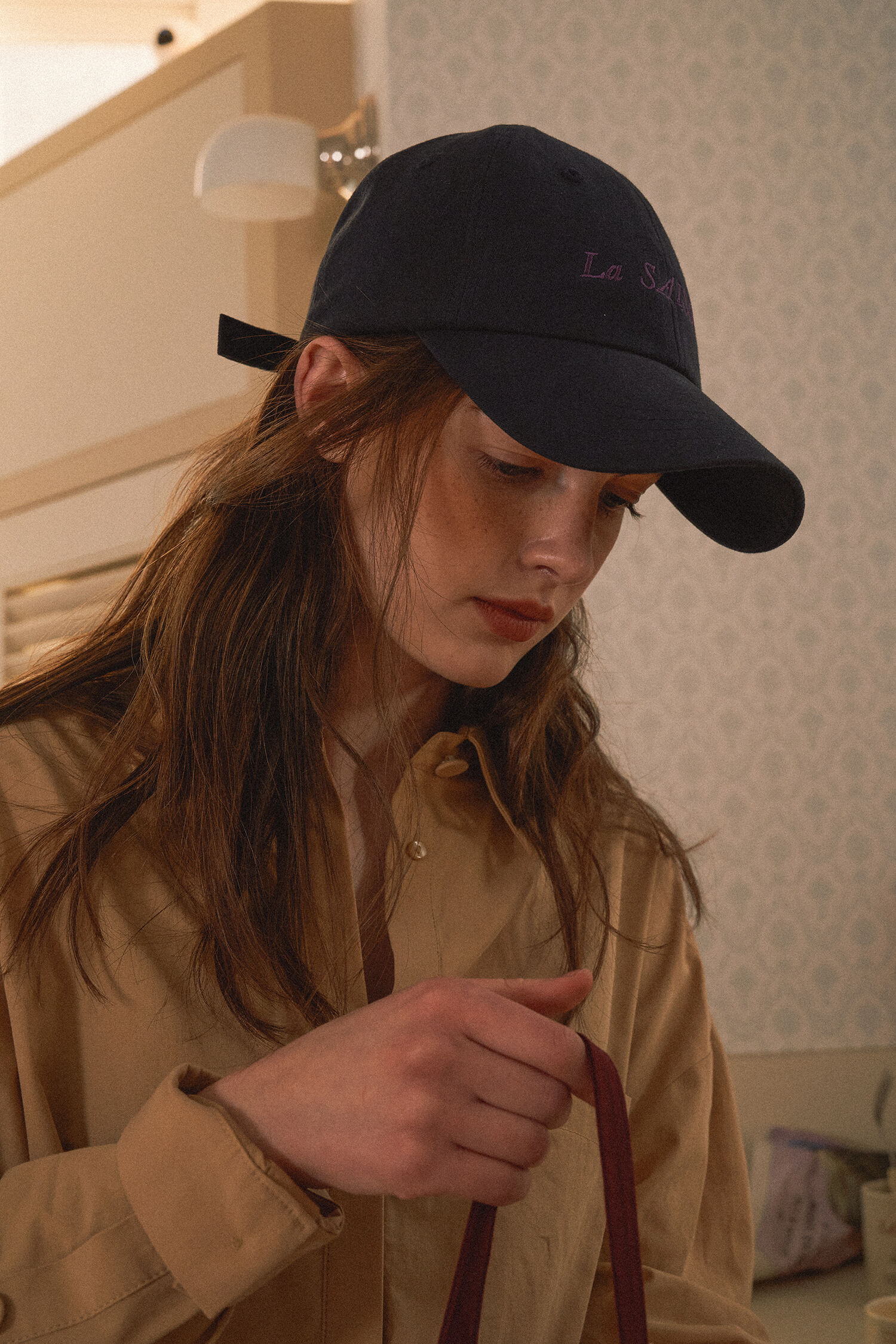 ★HOTEL PARIS CHILL★ La Saison Baseball Cap (Indigo) HOTEL PARIS CHILL] La Saison Baseball Cap (Black Leaf) – Ohue