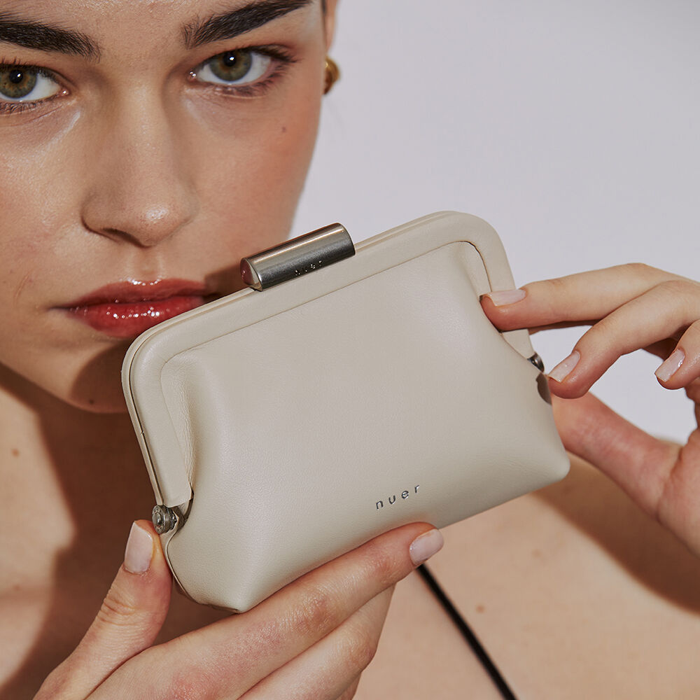 n u e r ] VIEVE CARD WALLET _ IVORY SOLID - 감도 깊은 취향