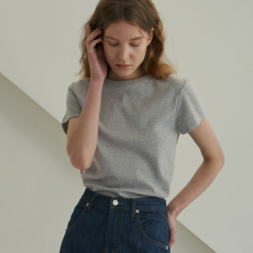 【LOULOUSEOUL】Strawberry Picnic Crop T-Shirt (Sky) LOULOUSEOUL Strawberry Picnic Crop T-Shirt - Ivory
