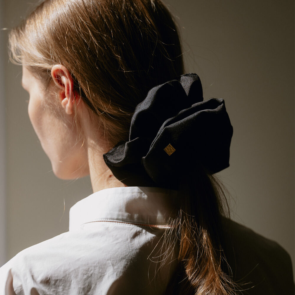 [KINDERSALMON] SILK 100% SCRUNCHIE GLOW ★大人気★ Silk 100% Scrunchie Glow - 감도 깊은 취향 셀렉트샵 29CM