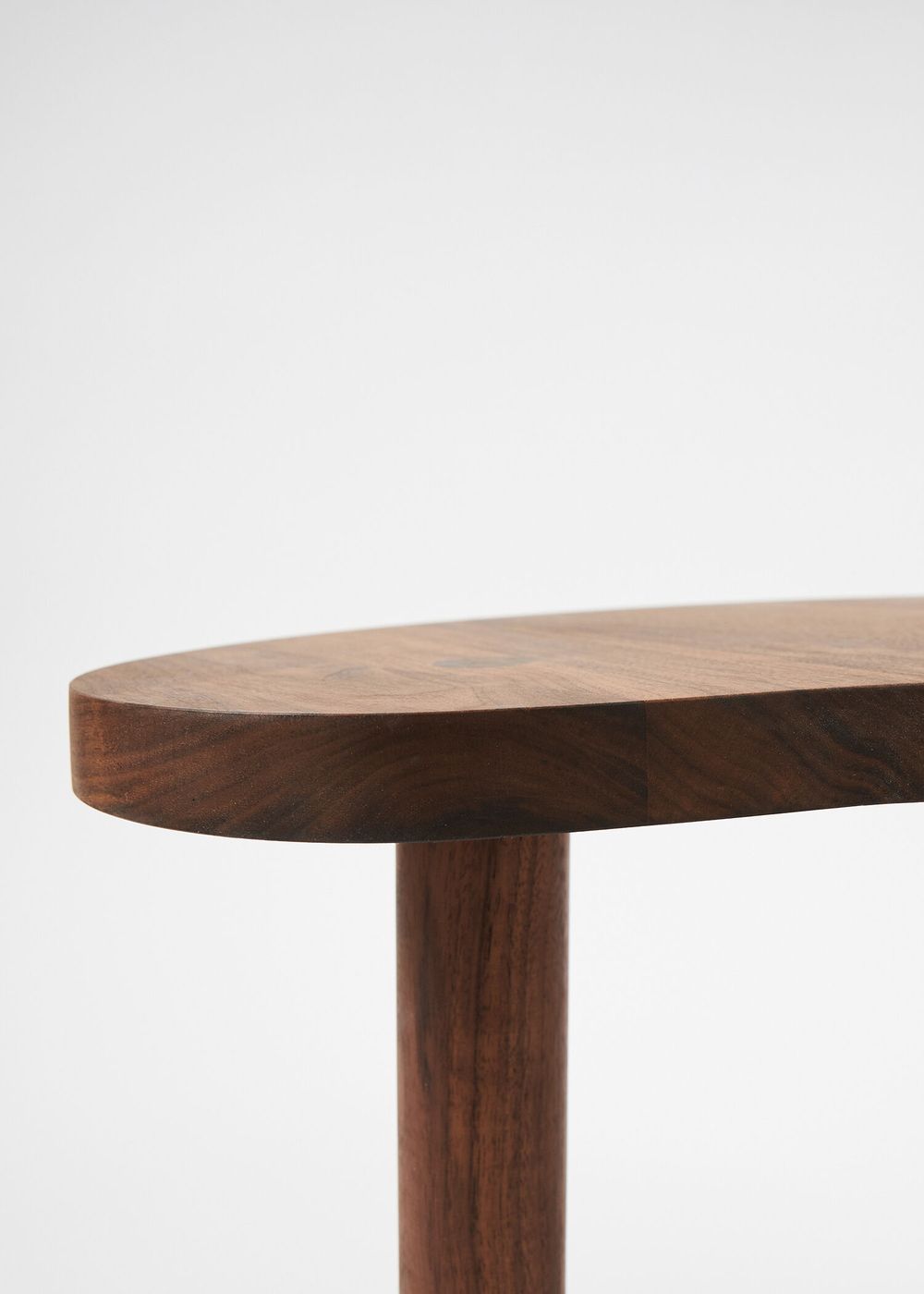Half Moon Side Table Walnut 감도 깊은 취향 셀렉트샵 29CM