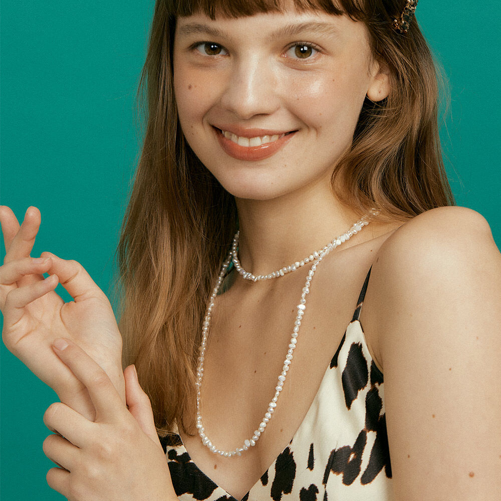 Pixel Smile Pearl Necklace_VH25NNNE102V - 감도 깊은 취향
