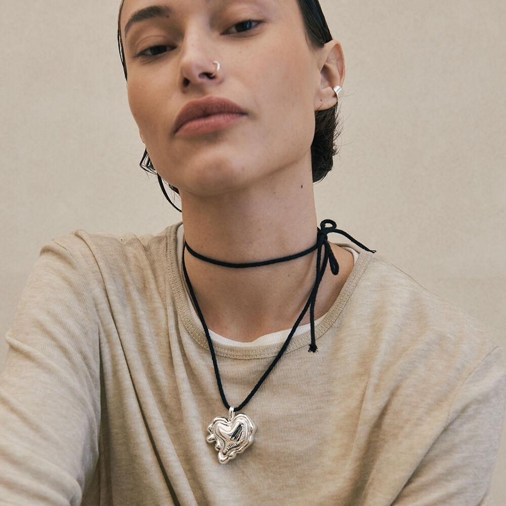 Third movement★韓国 人気★Big Melting Heart String Necklace Big Melting Heart String Necklace - 감도 깊은 취향 셀렉트샵 29CM