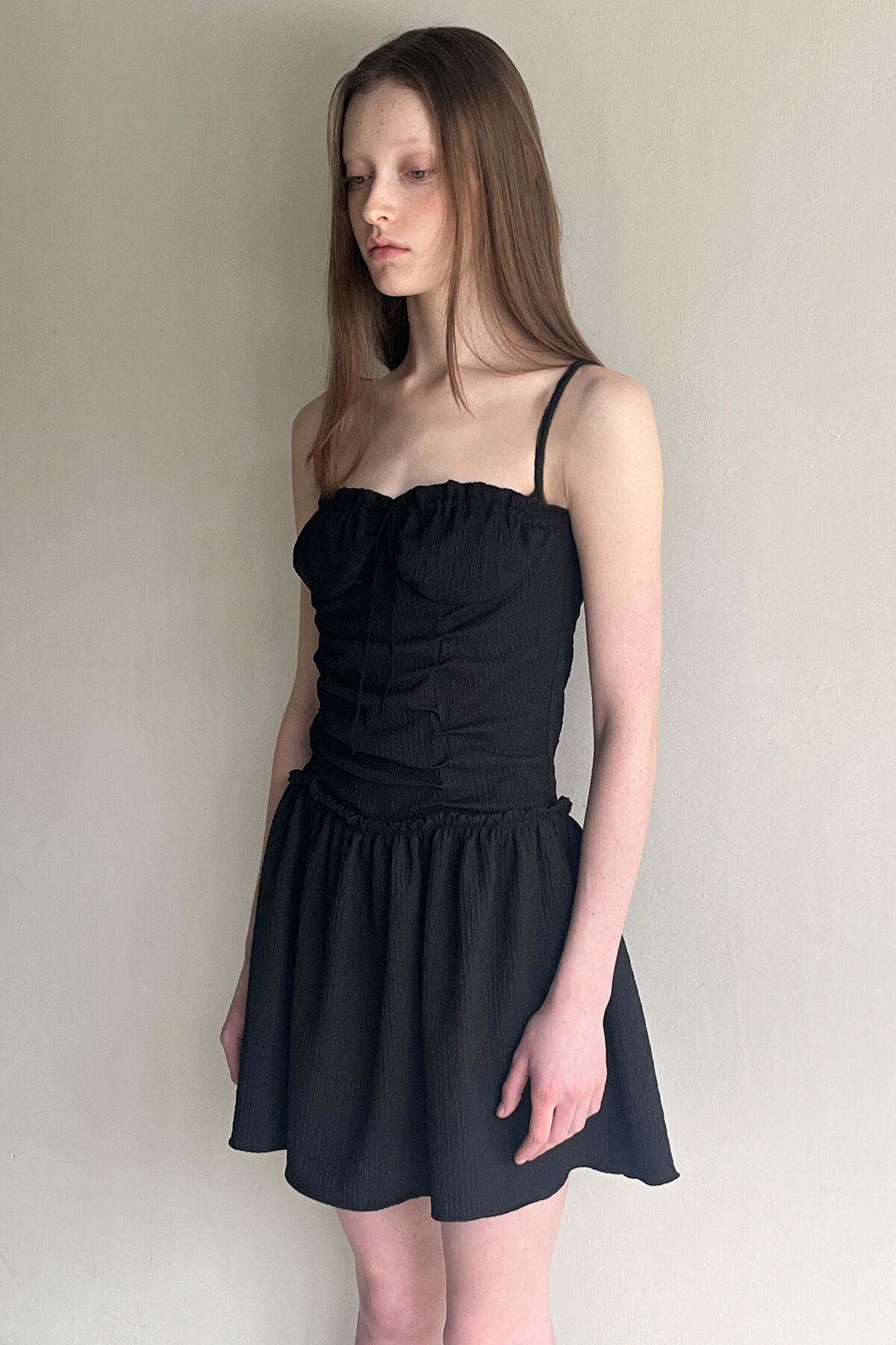 【SINOON】SHIRRING MINI DRESS (BLACK) [正規品] MUSINSA | SINOON SHIRRING MINI DRESS (BLACK)