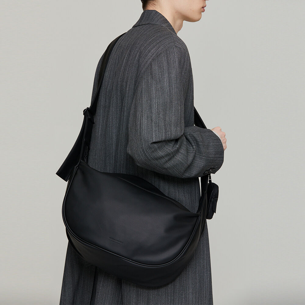 ★BLACKPURPLE★送料込★韓国★人気★正規品★Muffin multi bag 6/5再入荷【BLACK PURPLE】Muffin multi bag 2 colors | OUR