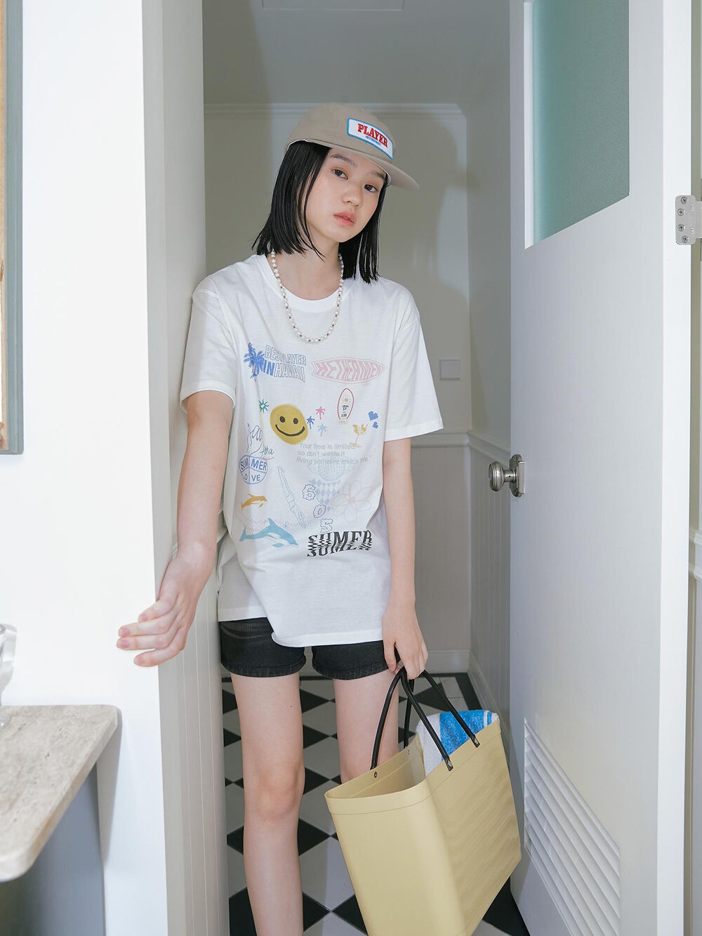 L.A. Eats UT (Oversized Short-Sleeve Graphic T-Shirt) (Katsu Sando)