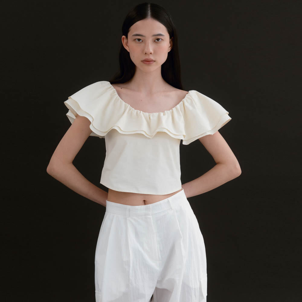 CO RUFFLE CROP BLOUSE_IVORY