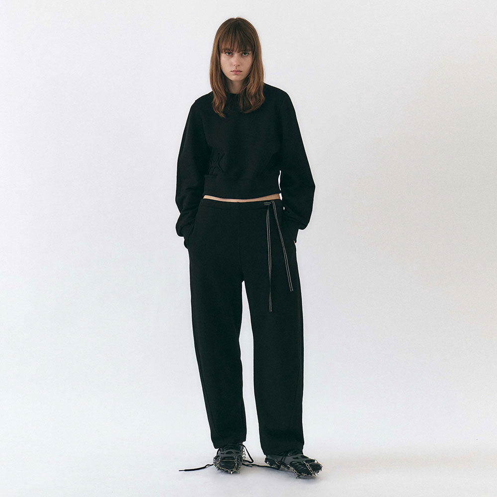 【Gimmetheyoung】G_STUDDED TUCK SWEAT PANTS CHARCOAL G_STUDDED TUCK SWEAT PANTS / CHARCOAL - 감도 깊은 취향