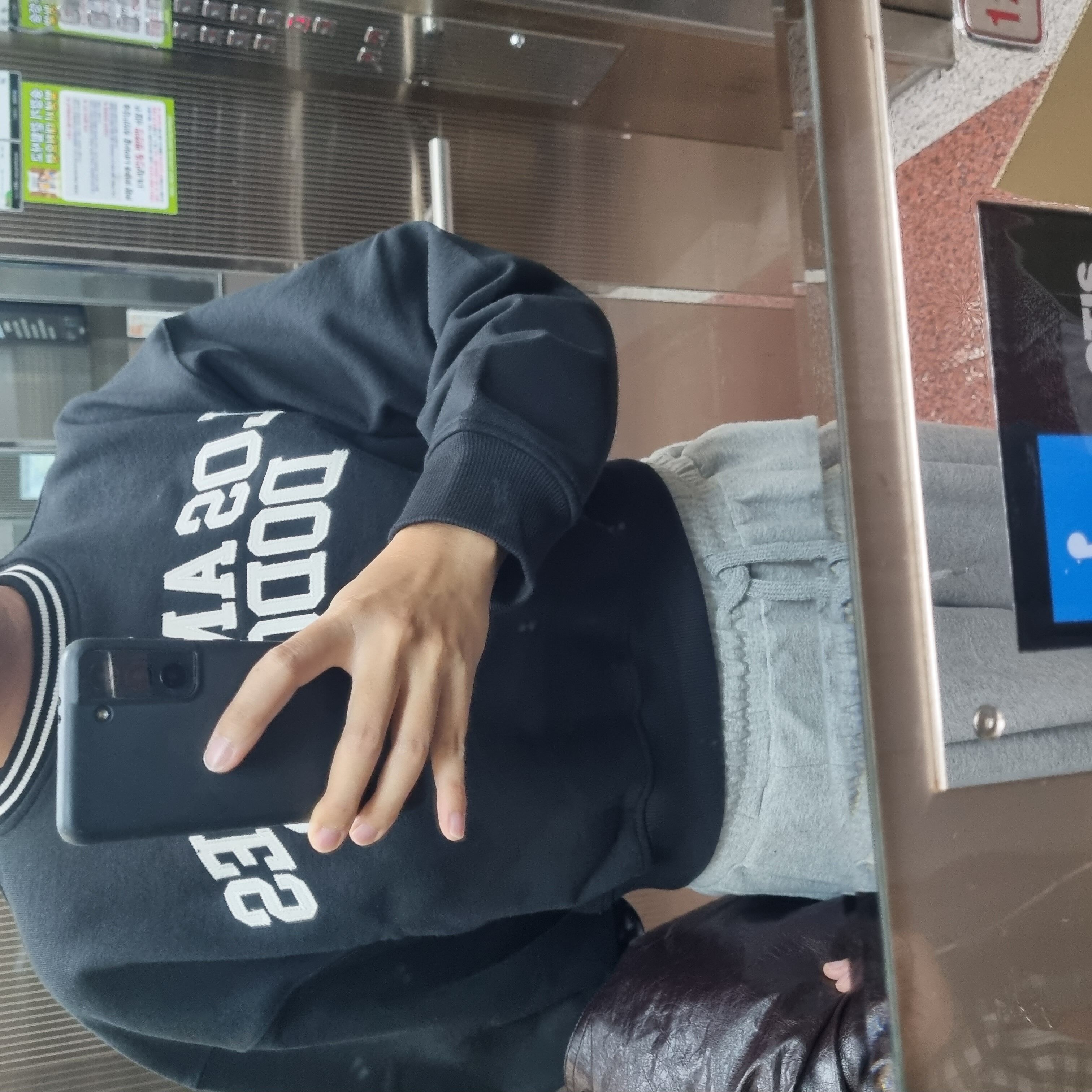 【NEW ERA】韓国人気◆AP MLB ARCH LOGO CROP CREWNECK LOSDOD 29CM 단독] AP MLB ARCH LOGO CROP CREWNECK LOSDOD (BLK