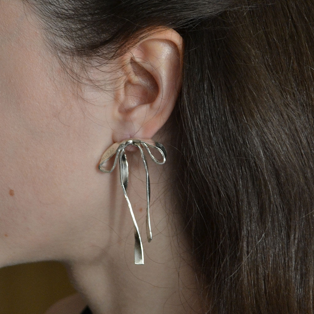 nuavo☆Ribbon Classic earring★韓国人気★ Ribbon classic earrings - 감도 깊은 취향 셀렉트샵 29CM