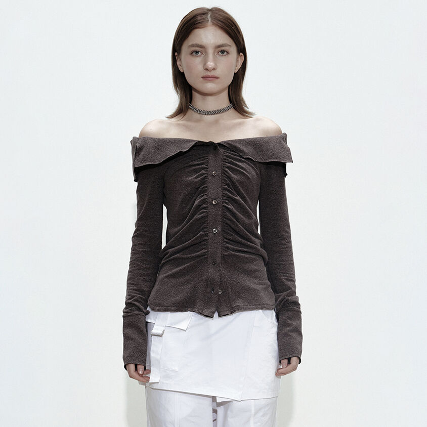 WRINKLE OFF SHOULDER TOP / BROWN - 감도 깊은 취향 셀렉트샵 29CM