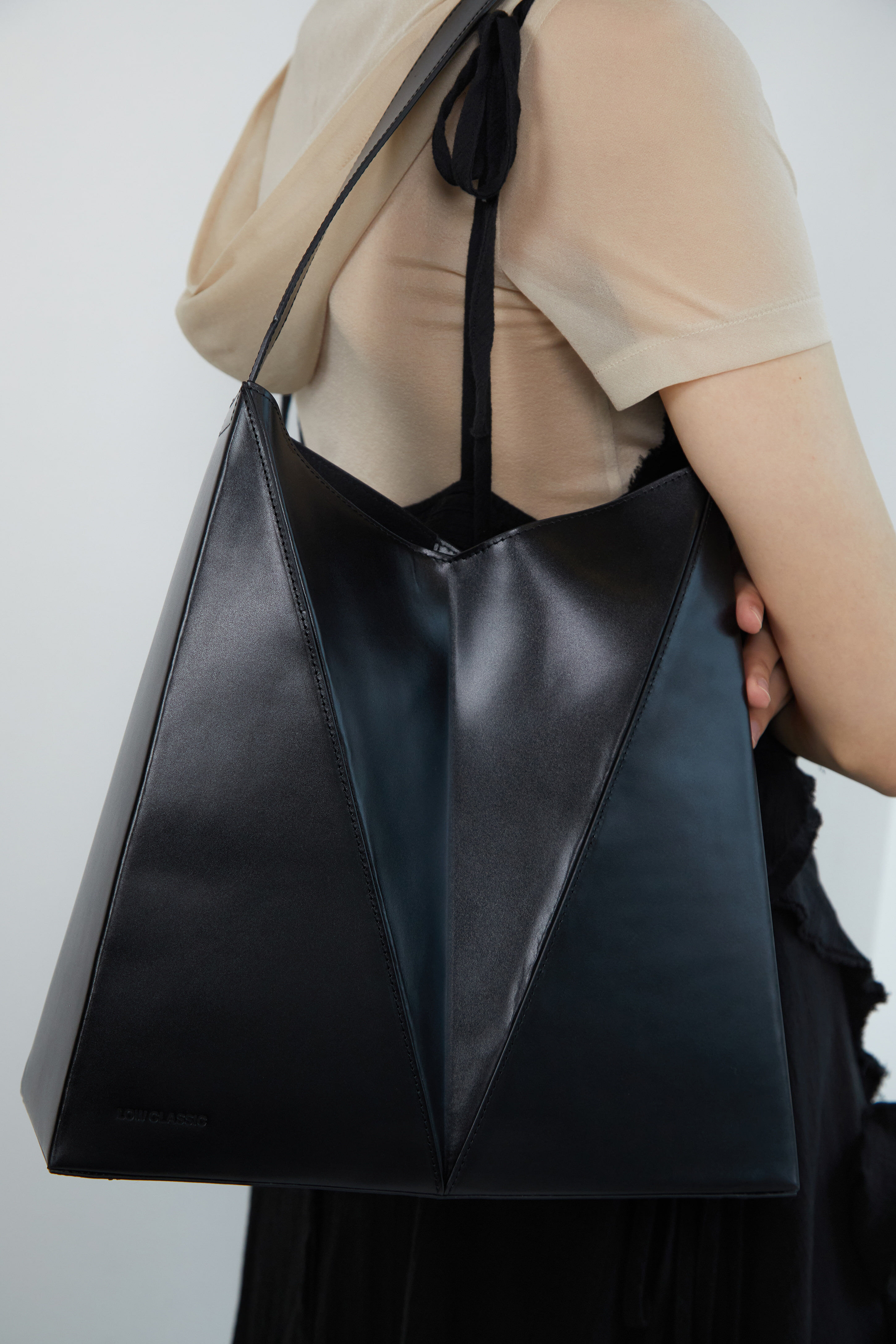 ★LOW CLASSIC★ FOLDED CUBE TOTE BAG_BLACK_LOW24RM_BA010BK 1908423b82b3fc464dc632e6a87726