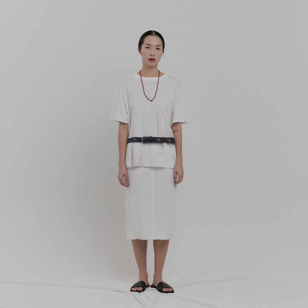 韓国ブランド【SALTYPEBBLE】STITCH WESTERN BELT WESTERN STITCH BELT PRINTING TOP [WHITE] - 감도 깊은 취향