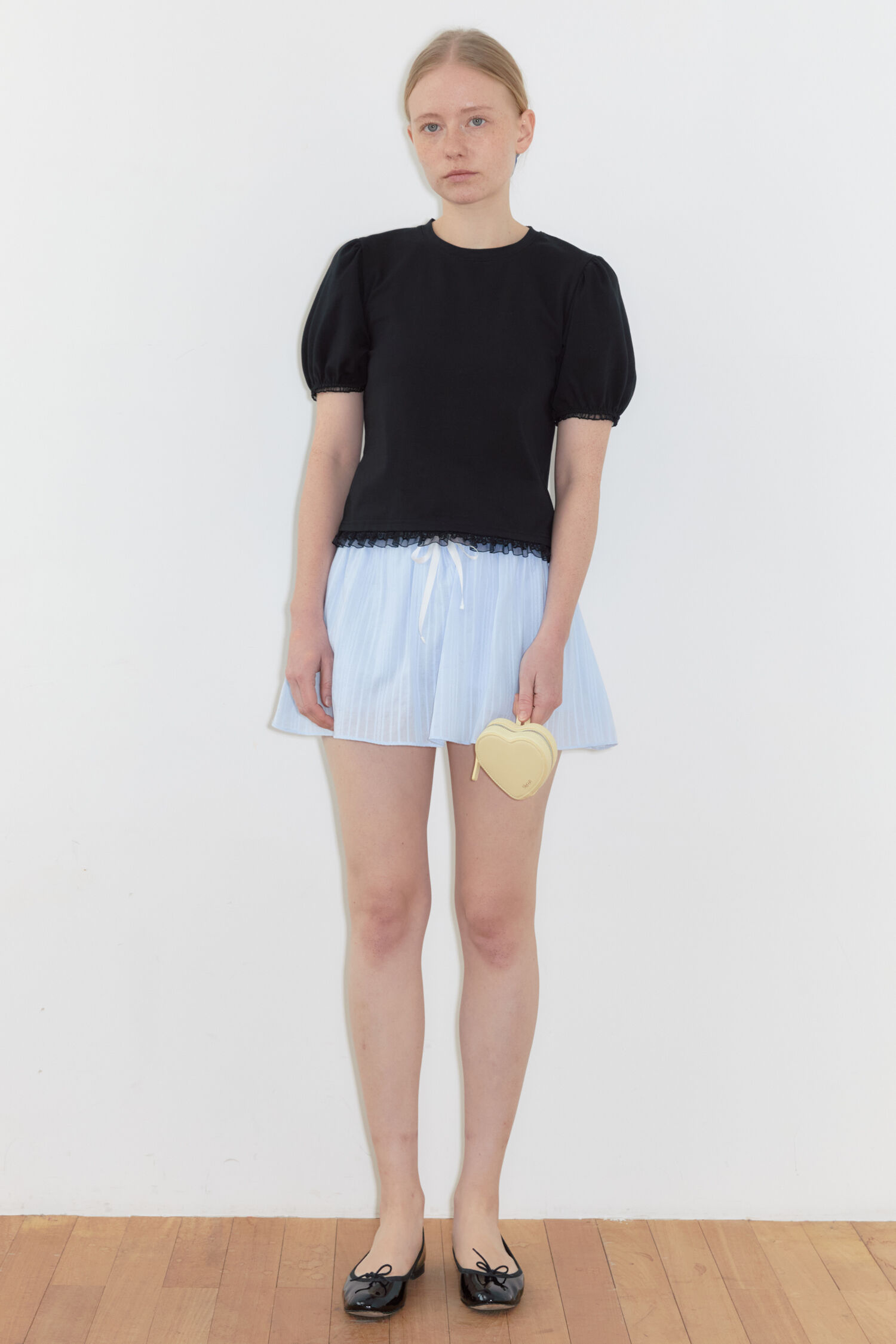 [NEW]★シヌーン★Double Lace Puff T-Shirts★パフ Tシャツ 韓国sinoon シヌーン】Double Lace Puff T-Shirts - メルカリ