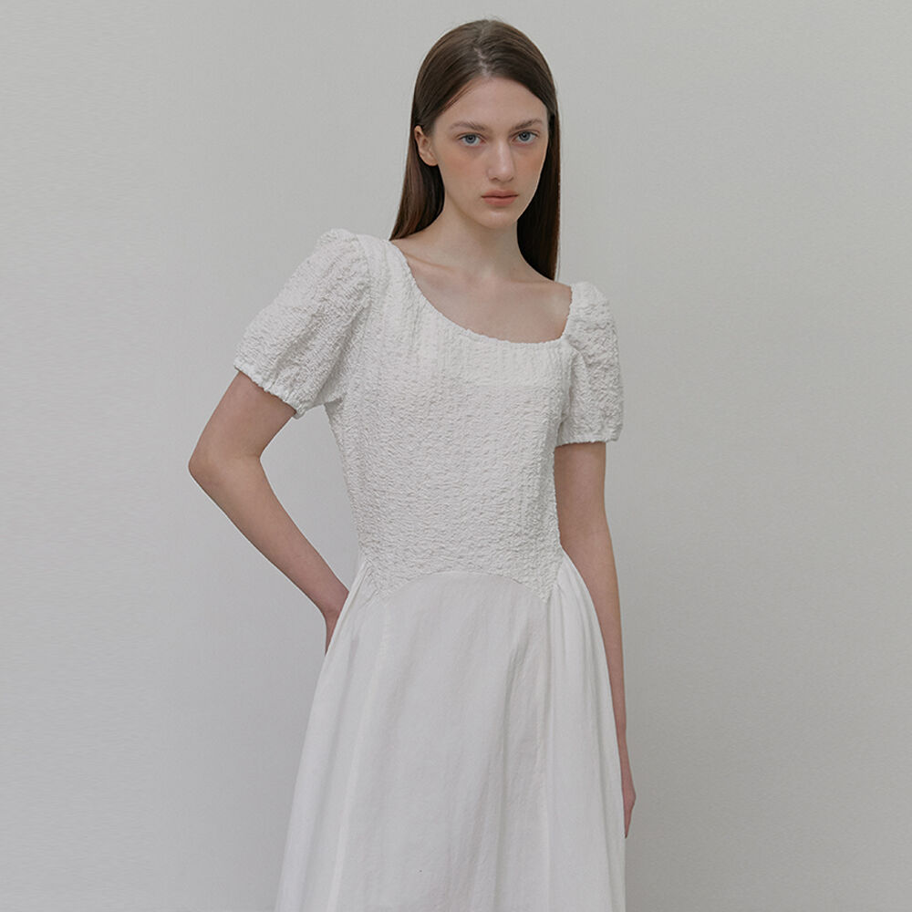 【韓国 The tis】LISIANTHIUS PINTUCK PLEATS DRESS_TT5S605IV 3rd] LISIANTHIUS PINTUCK PLEATS DRESS_TT5S605IV - 더티스