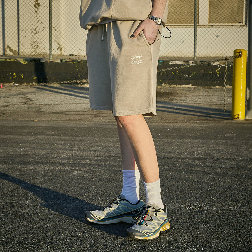 Mural Painting Sweat Shorts - Ivory - 감도 깊은 취향 셀렉트