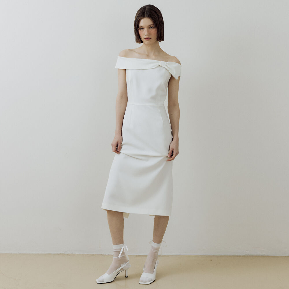 One Off Shoulder Shirring dress, Beige - 감도 깊은 취향