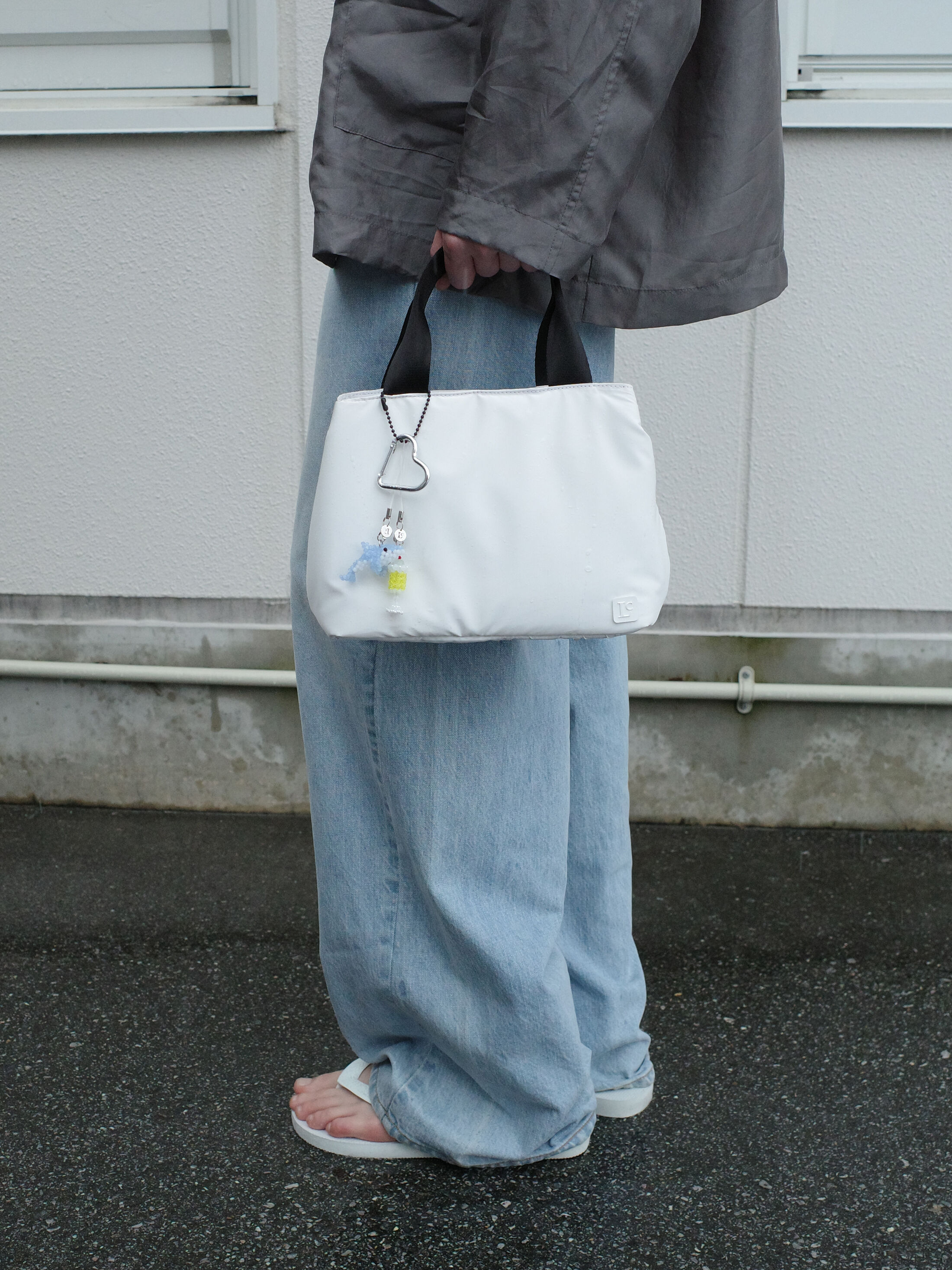 PADDED MINI TOTE BAG_WHITE_LC242_BA04WH - 감도 깊은 취향
