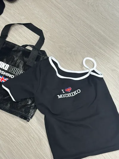 【MICHIKO LONDON】◆HEART UNION JACK UNBALANCE TOP◆大人気◆ MUSINSA | MICHIKO LONDON Heart Union Jack Unbalanced Top White