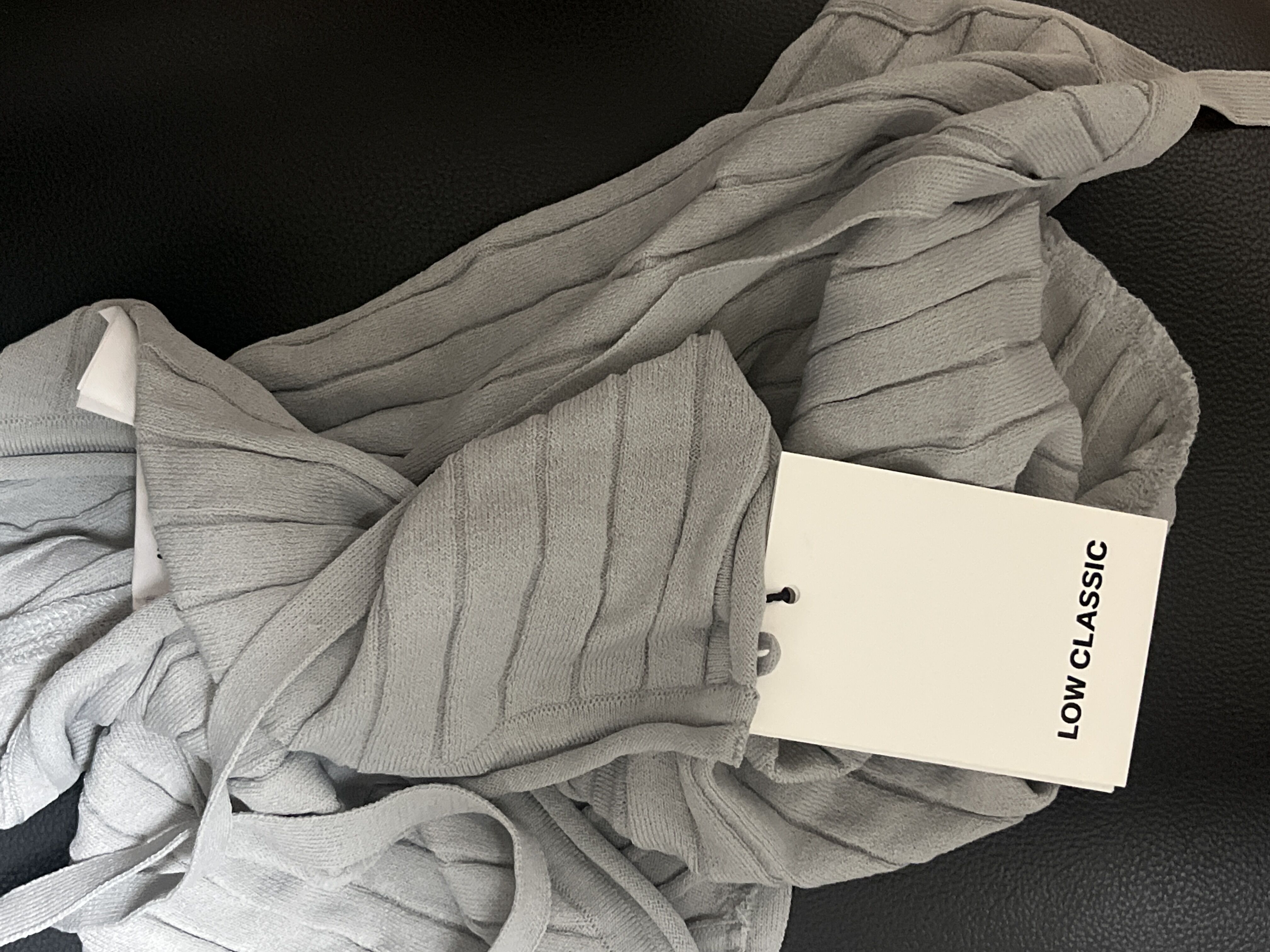☆韓国の人気☆【LOW CLASSIC】☆BUTTON LOOP KNIT SKIR.T☆ BUTTON LOOP KNIT SKIRT_SILVER_LOW24UM_KN110SV - 감도 깊은
