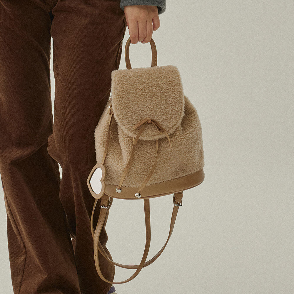 バックパック・リュック MOIFAIRE MOIFAIRE FUR BACKPACK BEGIE MOIFAIRE FUR BACKPACK / IVORY - 감도 깊은 취향 셀렉트샵 29CM