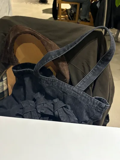 [RONRON]RIBBON POINTED DENIM TOTE バッグ★新作・24AW★人気★ RONRON]RIBBON POINTED DENIM TOTE バッグ☆新作・24AW☆人気
