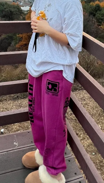 パンツ CENTAUR CENTAUR UNIVERSE SWEATPANTSMAGENTA CENTAUR UNIVERSE SWEATPANTS_MAGENTA - 감도 깊은 취향 셀렉트