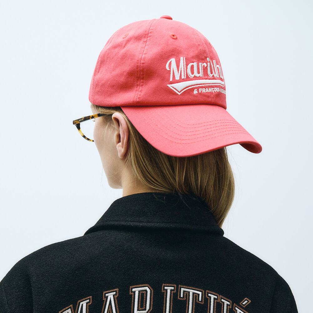 MARITHE ♥ MARITHE APPLIQUE FLAT BRIM CAP/追跡付 MARITHE APPLIQUE FLAT BRIM CAP navy - 감도 깊은 취향 셀렉트