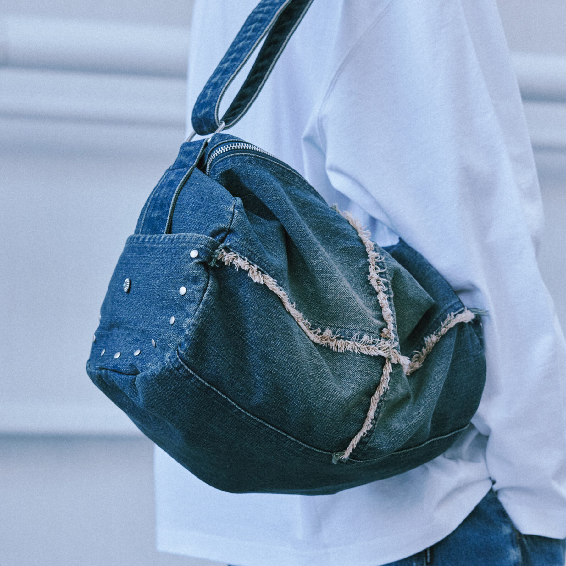 THE MUSEUM VISITOR★韓国 LOGO PRINTED TOTEBAG (WASHED BLUE) THE MUSEUM VISITOR LOGO PRINTED TOTEBAG (WASHED BLUE) : THE