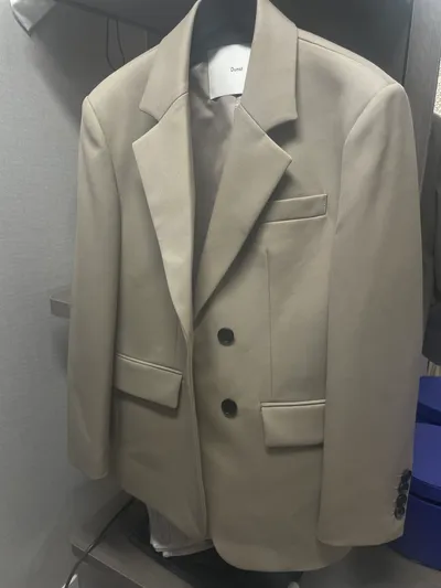 ESSENTIAL 2 BUTTON WOOL BLAZER SAND BEIGE_UDJA5C202CM - 감도