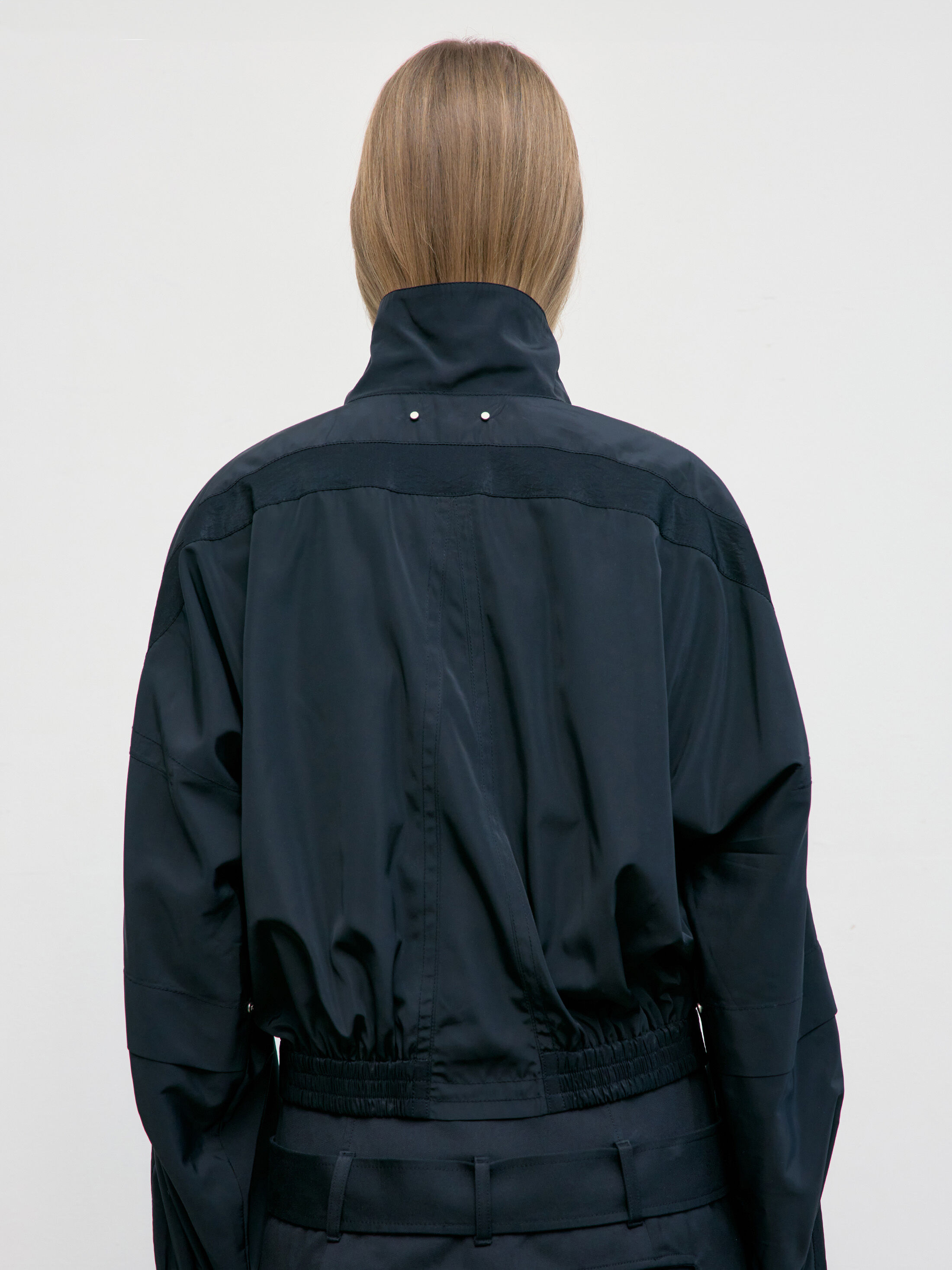 CONTRAST ZIP-UP SHORT JACKET_BLACK_LW251JP01BK - 감도 깊은