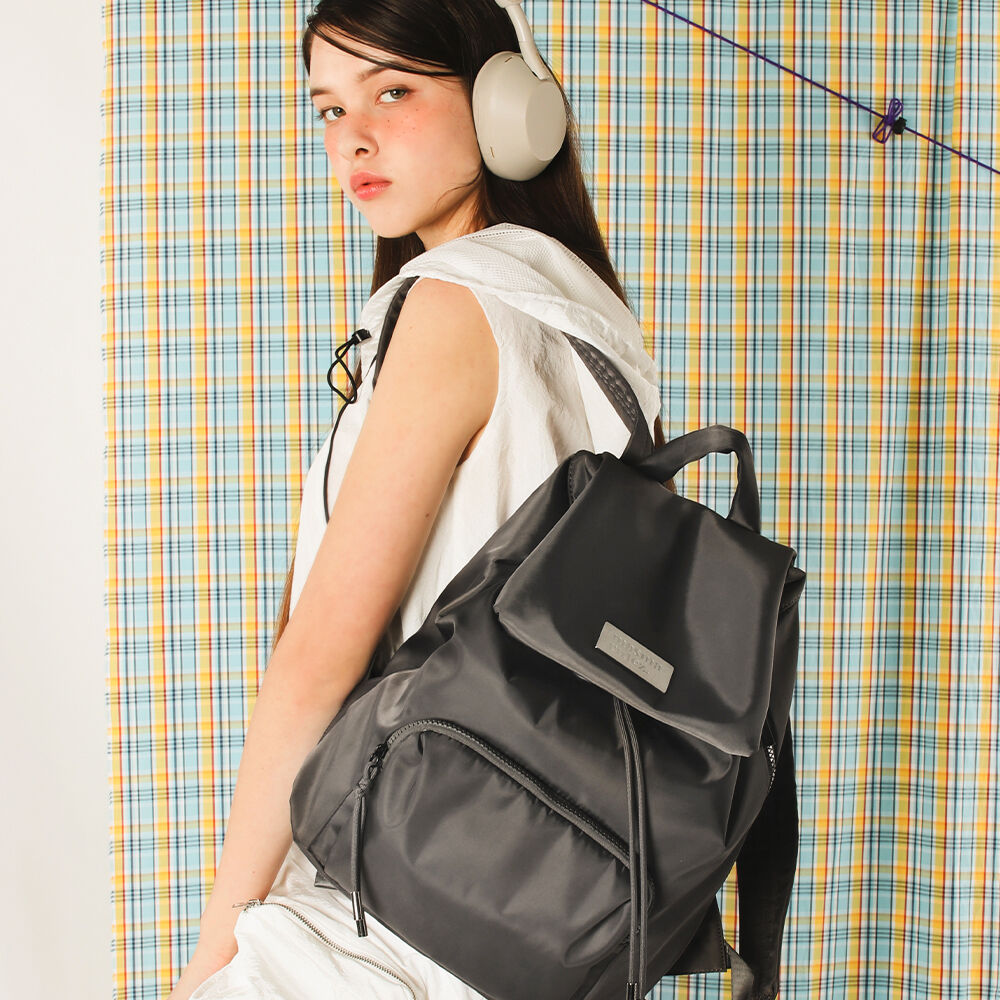 ★masmarulez★ 304 Small nylon draw flap backpack_Cream 304 Small nylon draw flap backpack_Cream : Masmarulez [마스