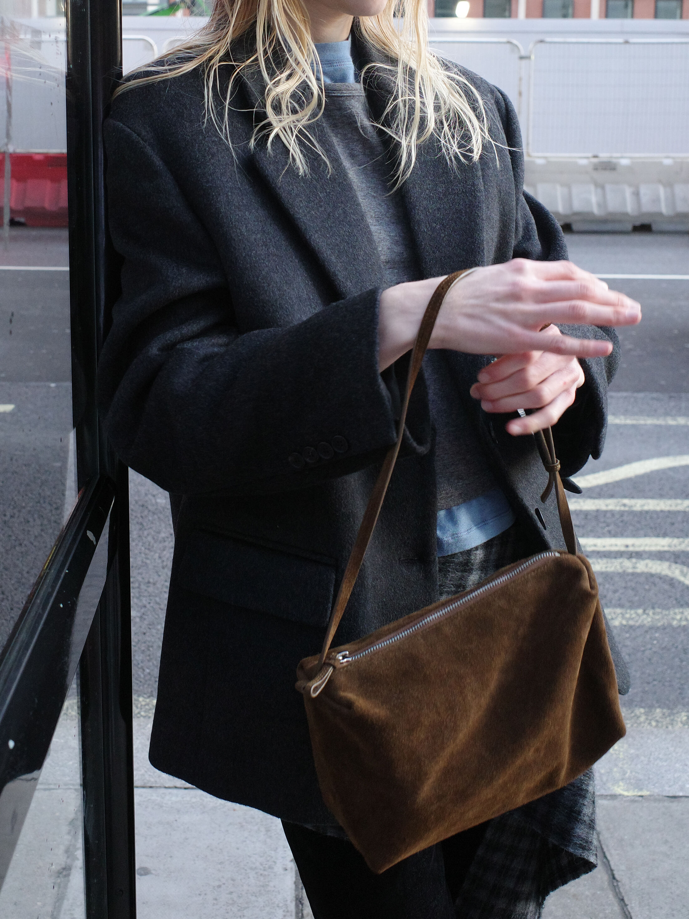 ●LOW CLASSIC●SUEDE CARAMEL BOX BAG 韓国人気 スエード BOX BAG LOW CLASSIC(ロウ クラシック) ショルダーバッグ