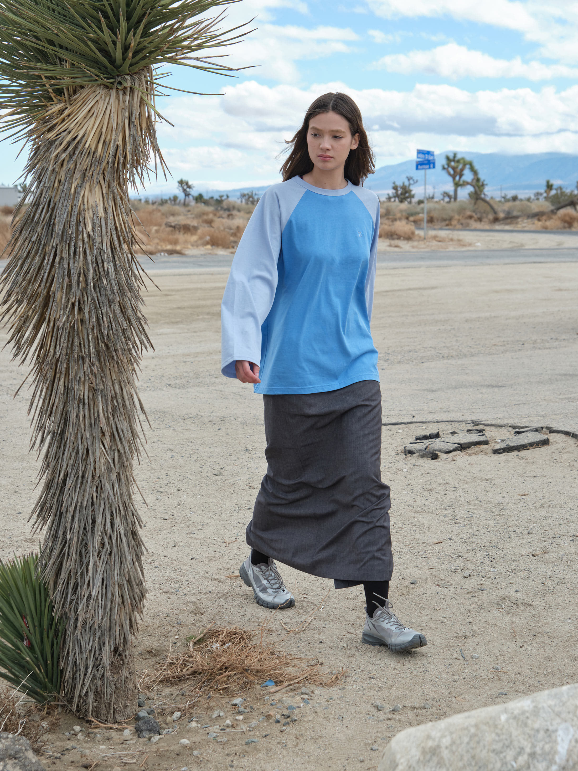 RELAXED SLIT LONG SKIRT_GREY STRIPE_LC251SK01GT - 감도 깊은