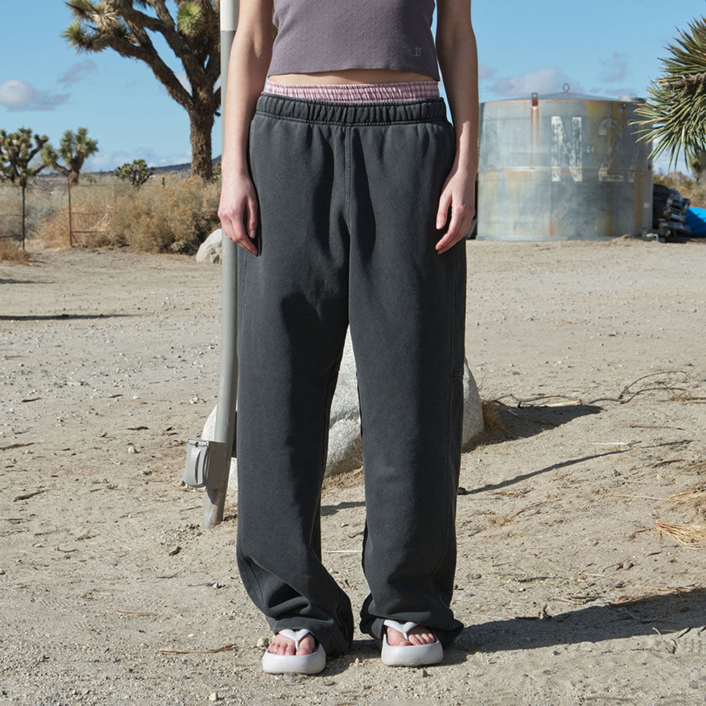 ★ PRENDA★ PRDA BIG PATCH LOGO WIDE PANTS BLACK PRTVSSPT11 Prada logo-patch wide-leg Trousers | Black | FARFETCH